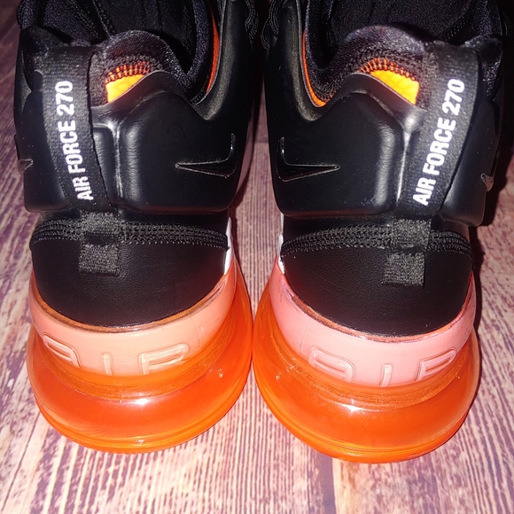 Nike Air Max 270 - Picture 2 of 5